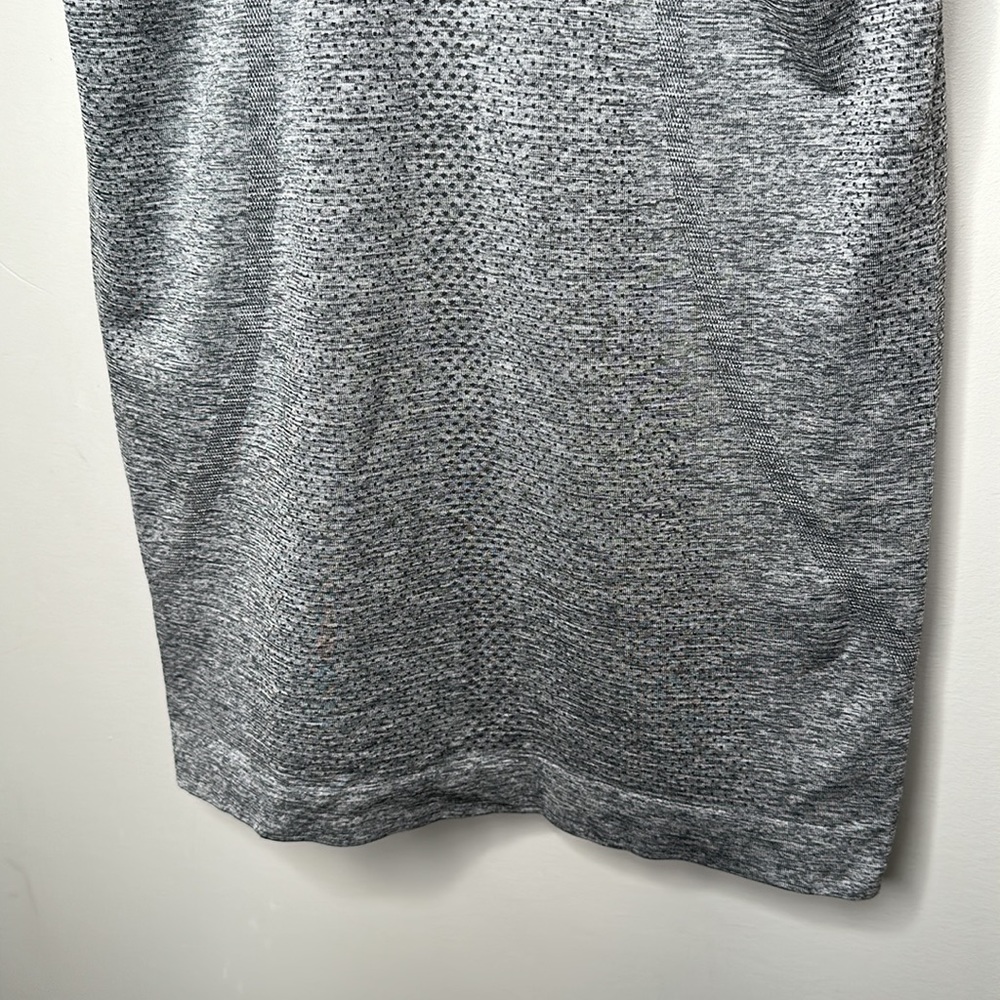 Lululemon Swiftly Tech Racerback 2.0 Grey - Picture 9 of 9